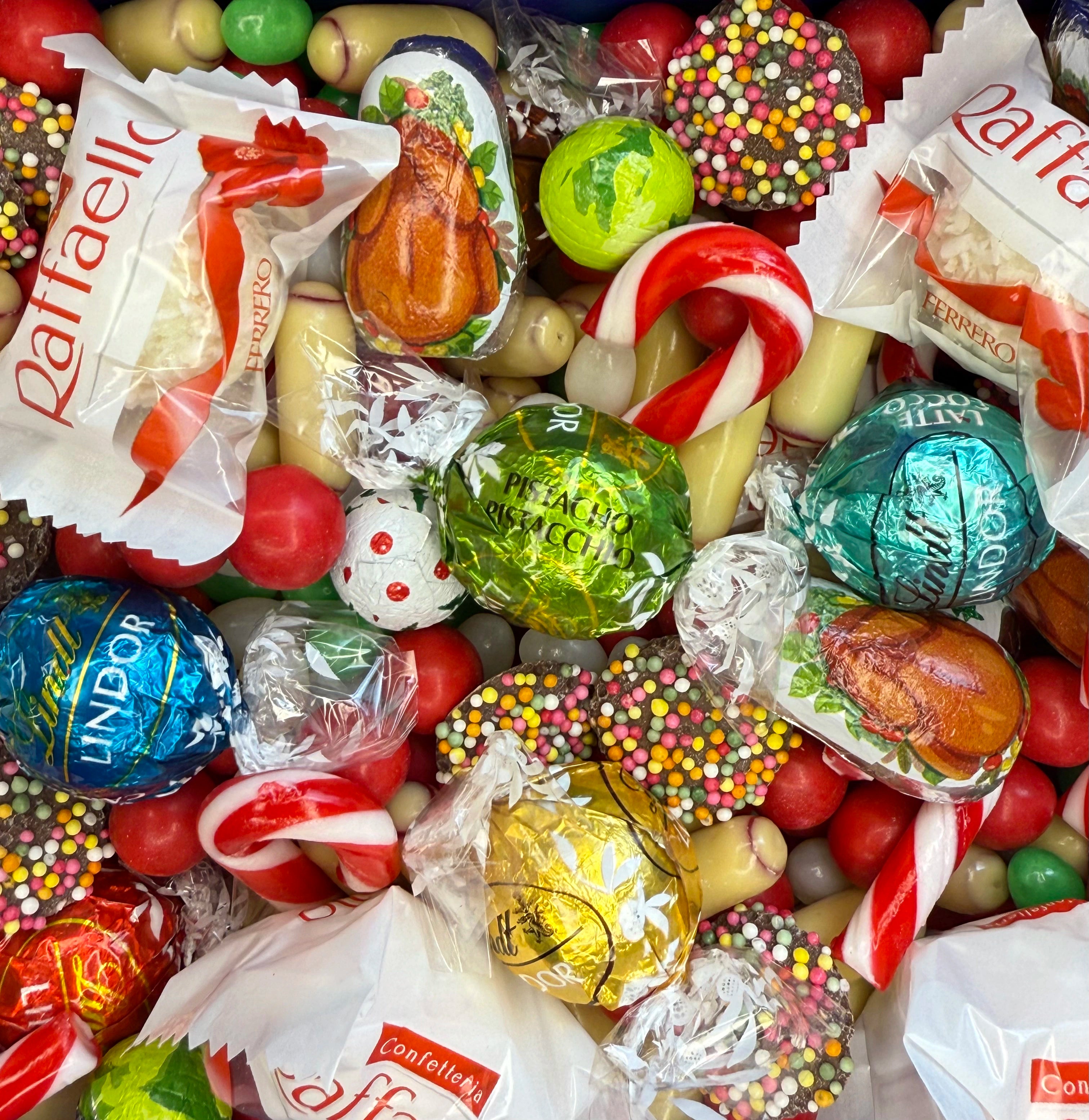 CHRISTMAS CHEER GIFT BOX